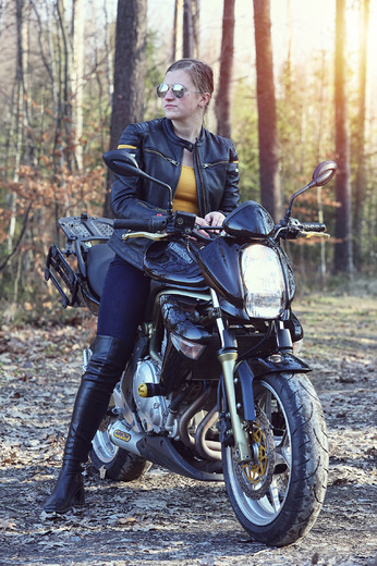 Anička na Kawasaki+.jpg
